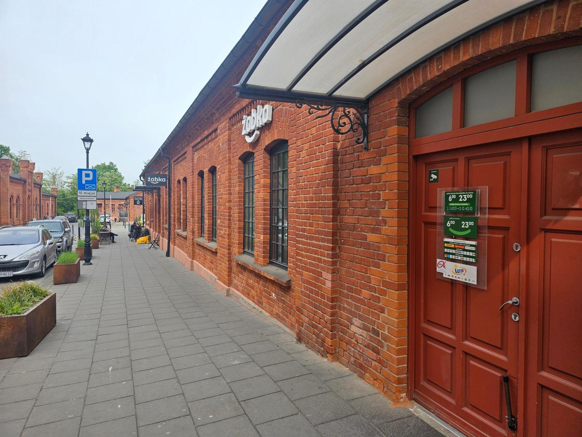 Przy Loftach U Scheiblera Parking Podziemny, Sniadaniownia *